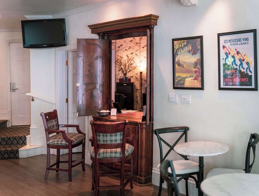 The Bergson, BW Signature Collection 2