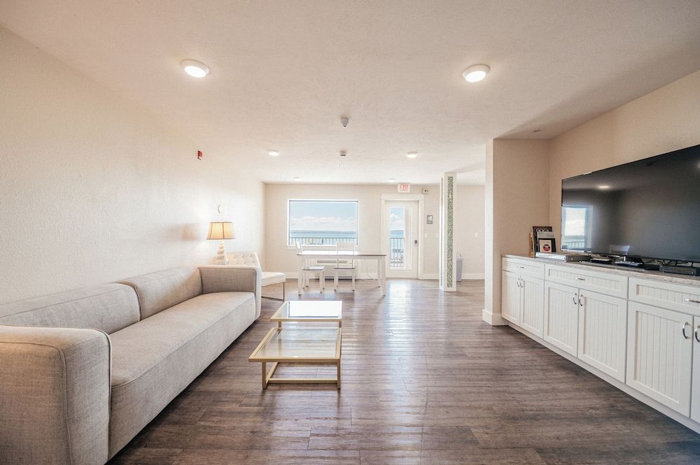 Kasa Gold Coast Inn Traverse City 2