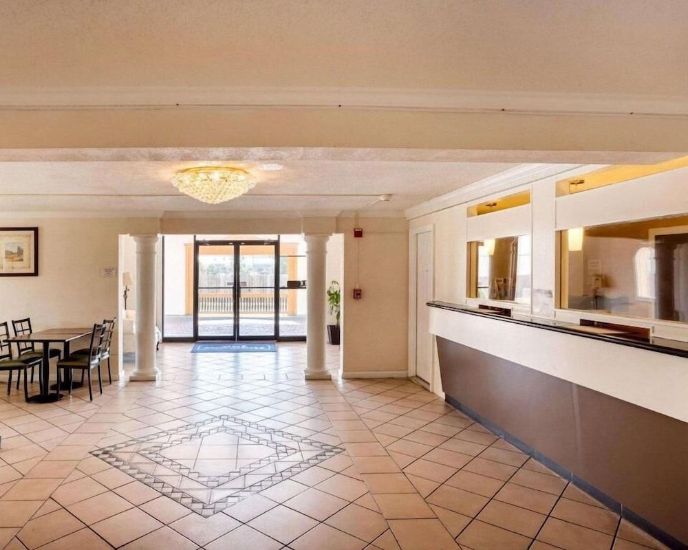 Sunrise Inn & Suites 3