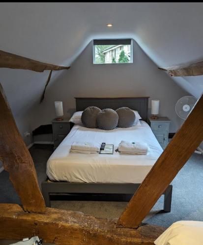 The Red Lion & Cellar Room, Betchworth 3