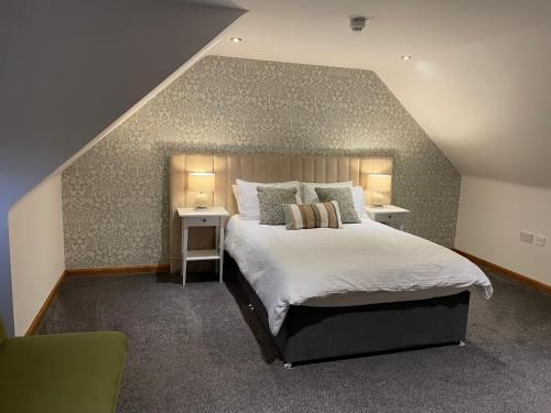 The Square Kintore 3