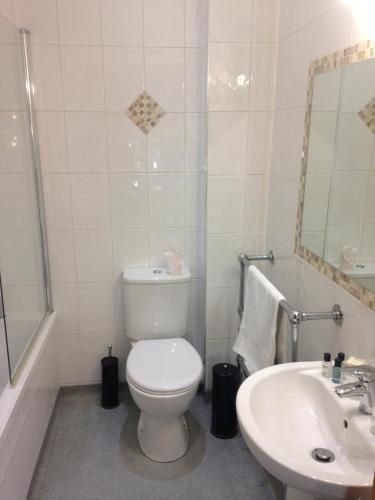 The Elephant & Castle Hotel 3