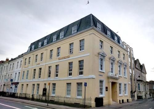 Central Hotel Gloucester by RoomsBooked 2