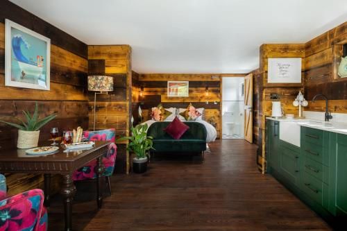 Limestone Hotel 2