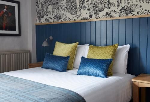 The Bear Hotel by Greene King Inns 2