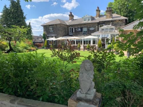 Dimple Well Lodge Hotel 2
