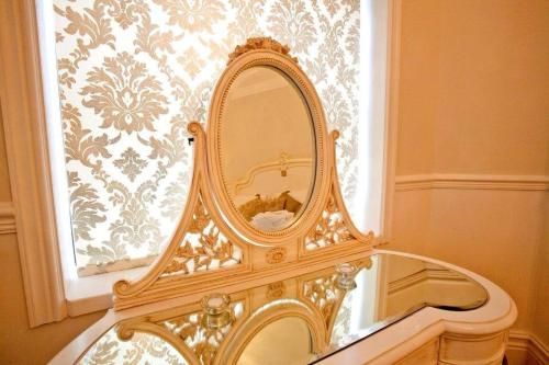 The Blueberry Hotel 3 stelle a Pontypridd