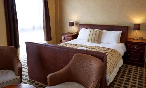 Raven Hotel by Greene King Inns 3
