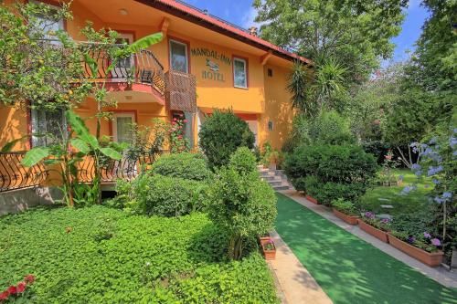 Mandalinn Hotel 3