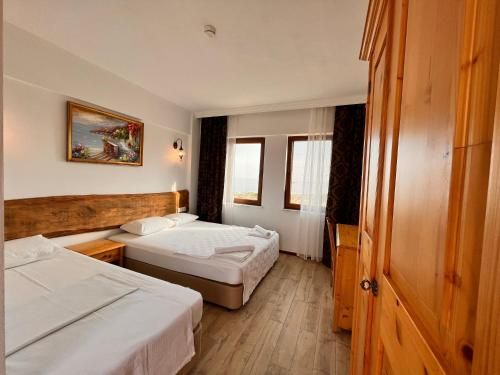Sukha Inn Hotel & Beach 2