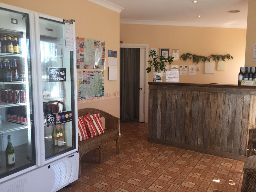 Tuckerbox Motor Inn 2