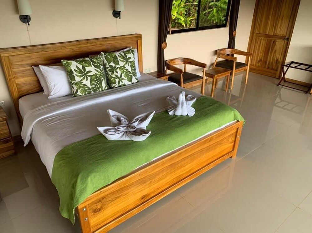 Drake Bay Greenleaf 3