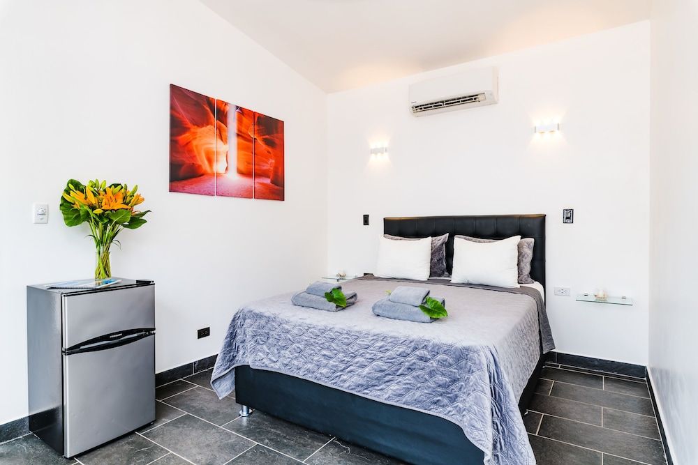 In the Shade Hotel - Coworking - Adults Only 3