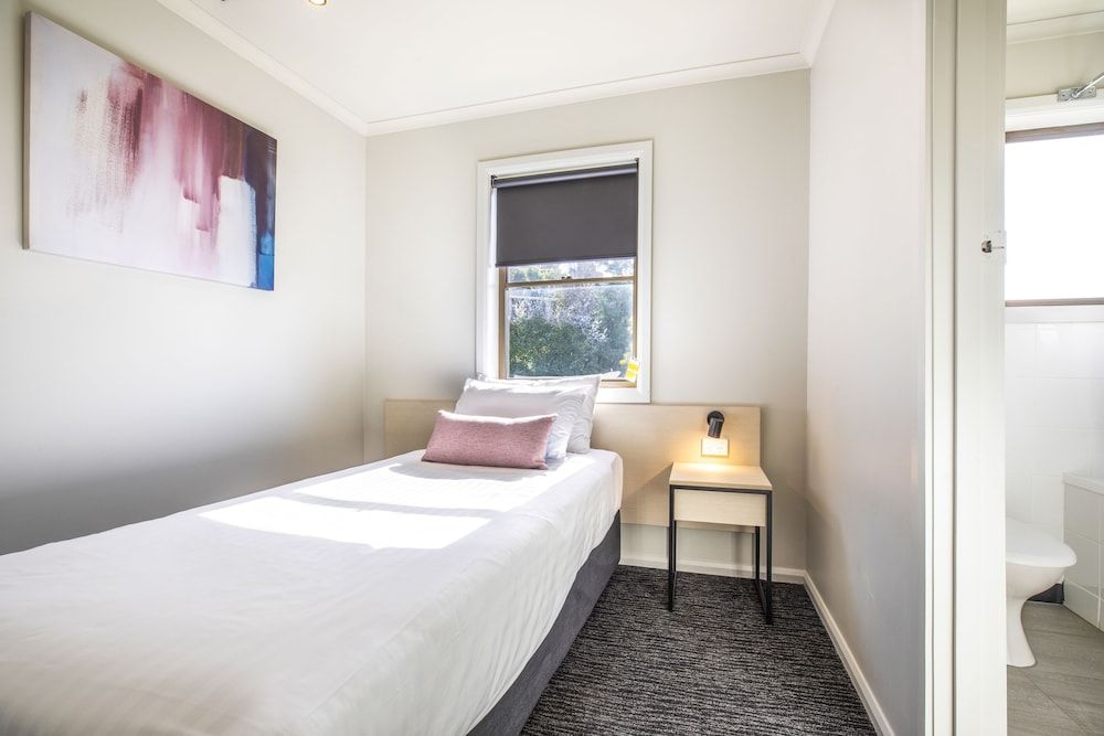 Nightcap at Riverside Hotel 3