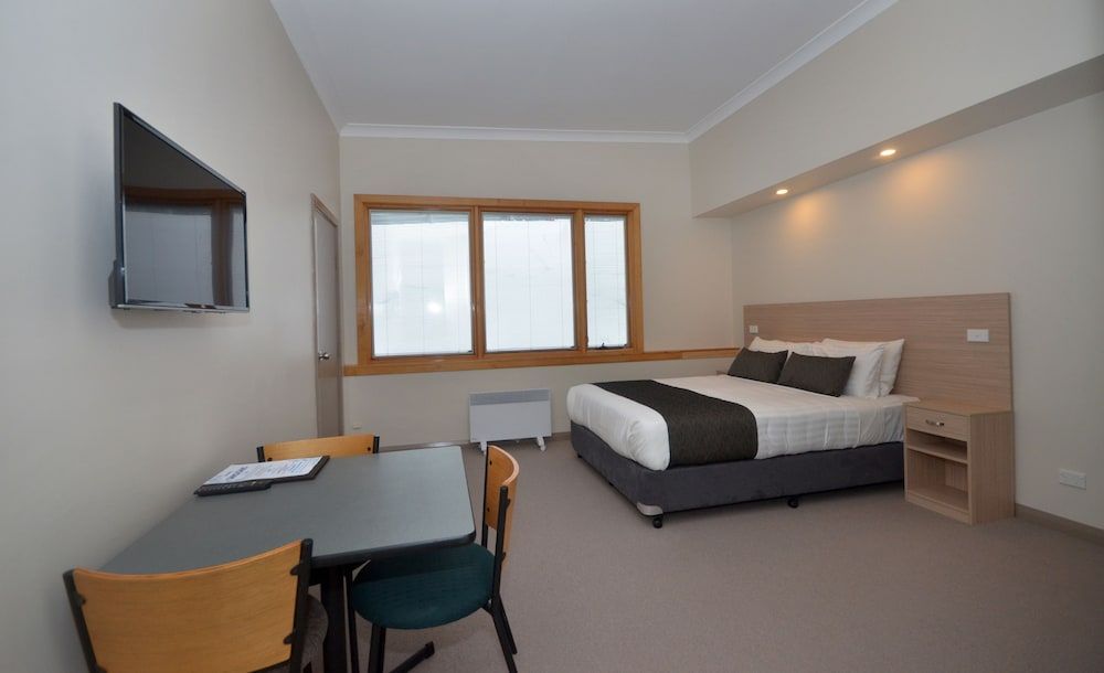 Smiggins Hotel 3