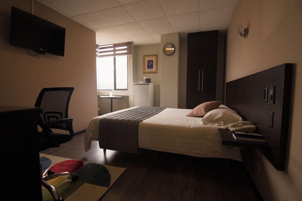 Hotel Italia Cuenca - Tranvía Centro y Aeropuerto 3 étoiles à Cuenca