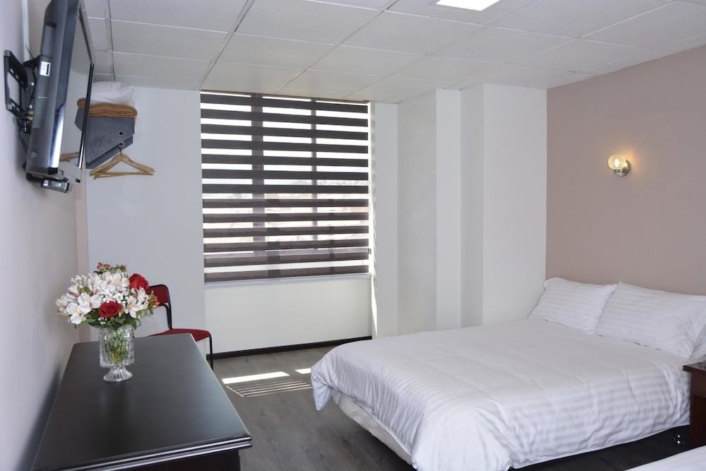 Hotel Italia Cuenca - Tranvía Centro y Aeropuerto 3