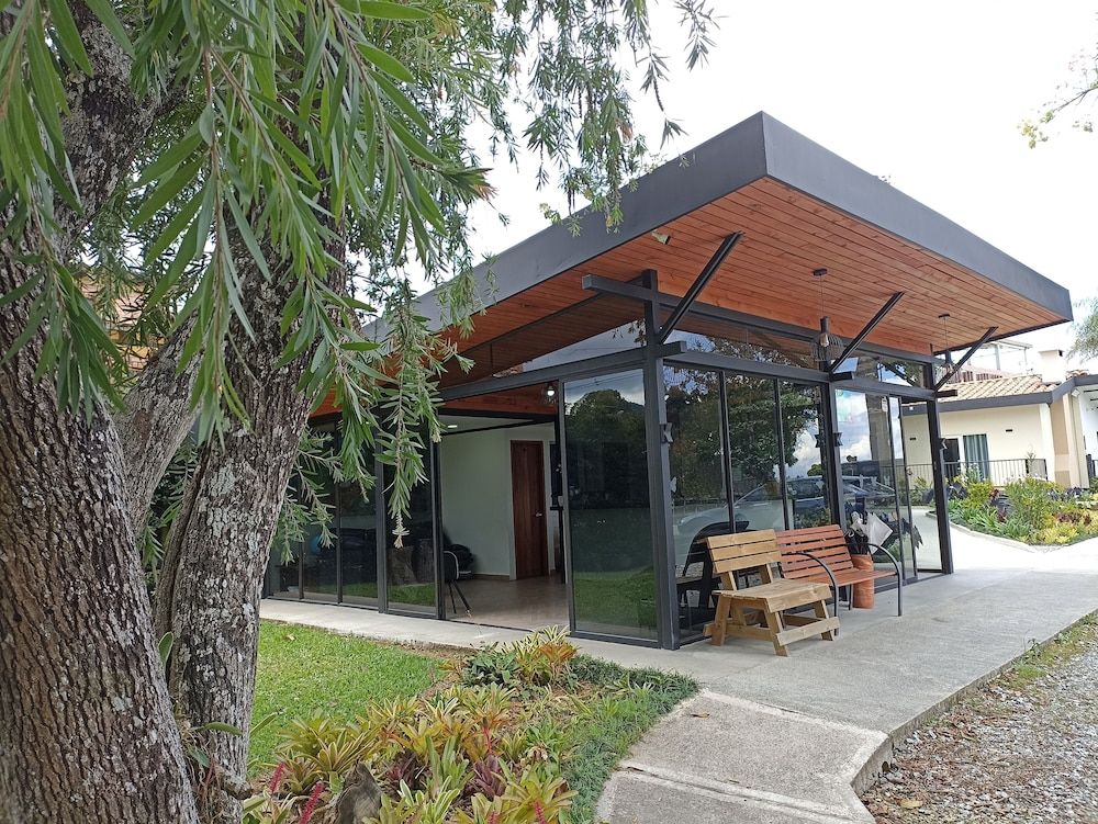 Isak Hotel & Golf Airport 2