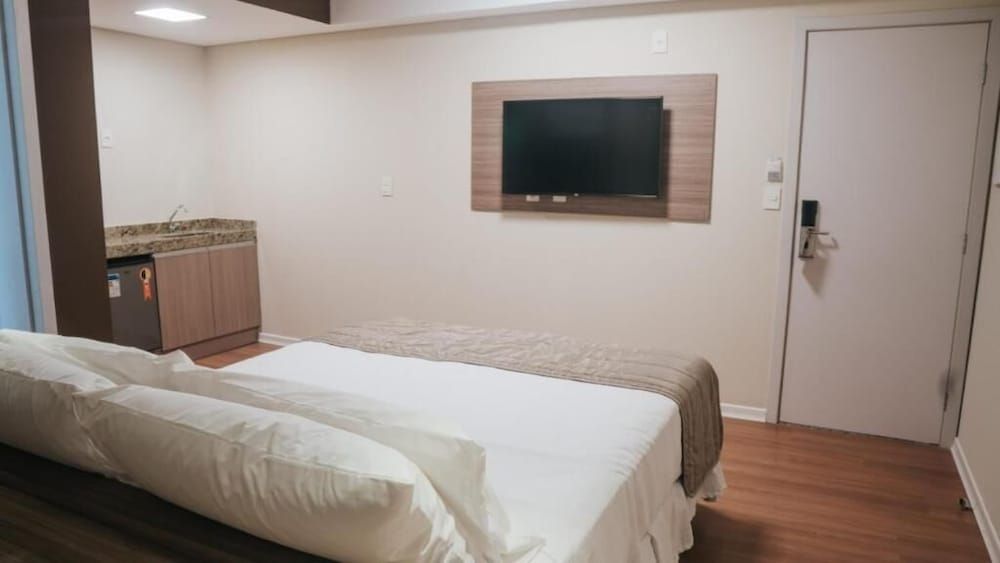 HOTEL GOLDEN INN 2