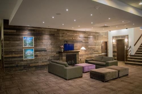 Sea to Sky Hotel and Conference Centre 3