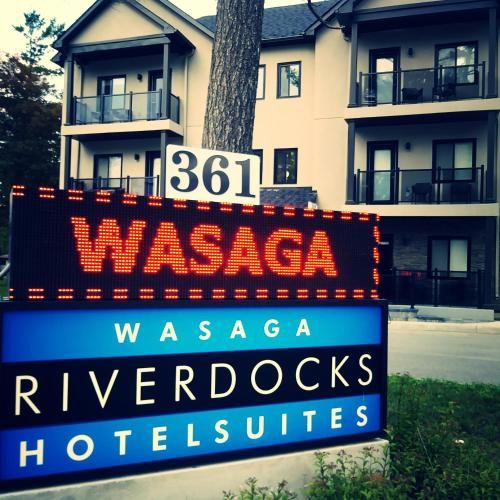Wasaga Riverdocks Hotel Suites 2