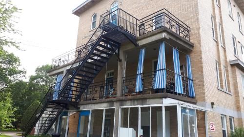 MHotel Domaine l'Envolée- Maison Fleurie 2