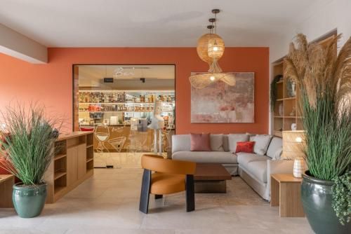 Ascona Lodge, Pool & Garden Retreat 2