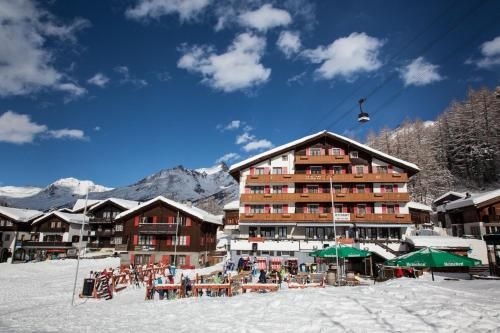 Hotel THE LARIX ski-in ski-out 3