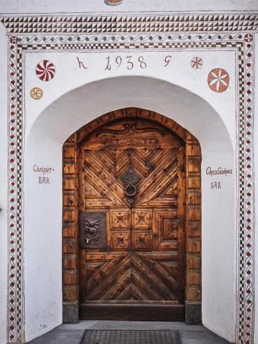 Hotel Chesa Grischuna 2