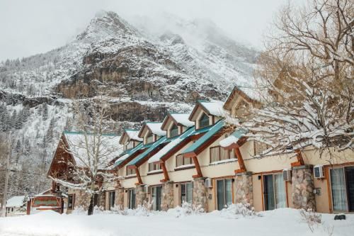 Waterton Glacier Suites 3