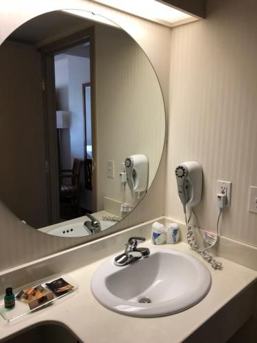 St. Albert Inn & Suites 3