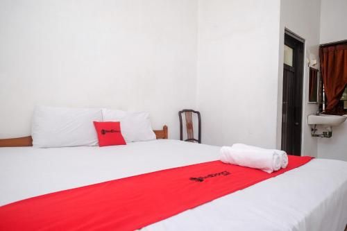 RedDoorz at H&W Hotel Solo 2