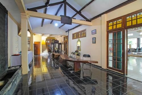 OYO 1984 Hotel Istana Family Syariah 2