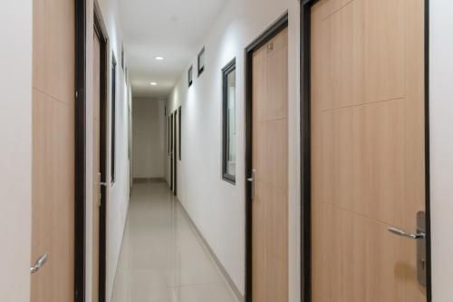 RedDoorz near Seasons City Mall 3 3