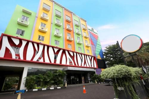 Super OYO Townhouse OAK Hotel Fiducia Pondok Gede 3 estrellas en Jakarta