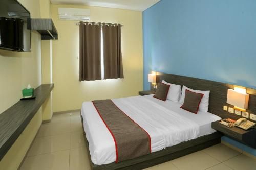 Super OYO Townhouse OAK Hotel Fiducia Pondok Gede 2