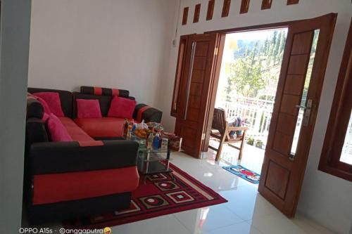 Yeski Homestay at Desa Wisata Bromo Mitra RedDoorz 3