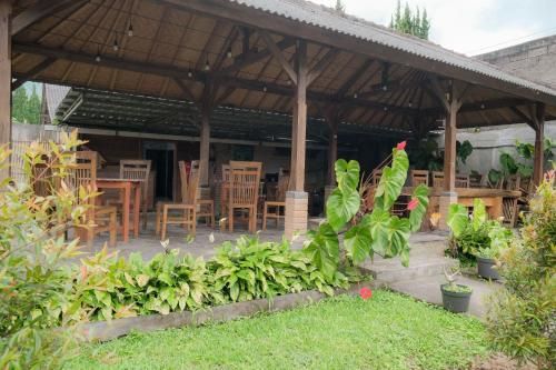 Pelangi Homestay Bedugul RedPartner 3