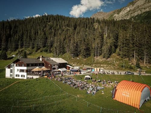 Berggasthaus Crest'ota 1