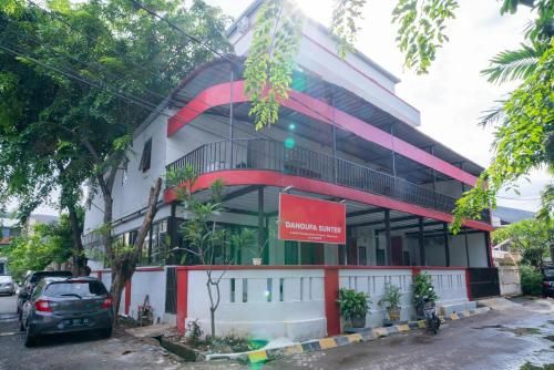 RedDoorz Plus near ITC Cempaka Mas 2 2