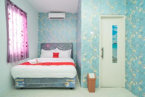 RedDoorz Plus near ITC Cempaka Mas 2 3 estrellas en Jakarta