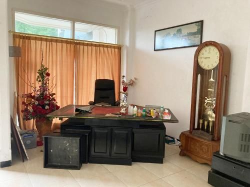 OYO Life 90989 Lee Dug Tretes Residence 3