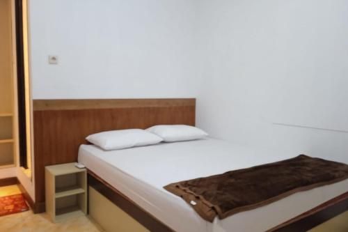 Gorland Hostel near GOR Satria Purwokerto Mitra RedDoorz 2