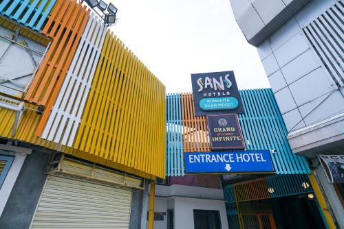 Sans Hotel Rumah Kita Daan Mogot by RedDoorz 2