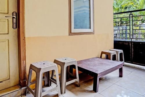 SPOT ON 92730 Lili Kost SyariahNearKetapang Royal City 2