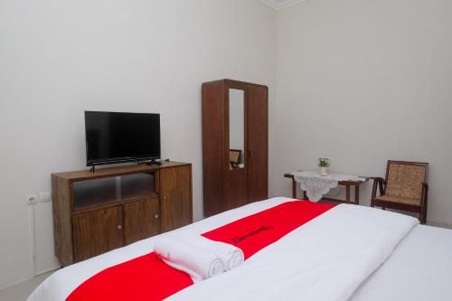 RedDoorz Syariah near Stasiun Klaten 3