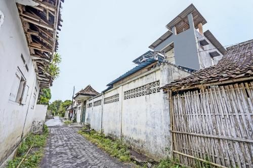 SPOT ON 92799 Tanjung Indah Homestay Syariah 2 stelle a Banyuwangi