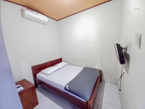 Hotel Gerung 2 near Luwes Mall Nganjuk Mitra RedDoorz 2 estrellas en Kediri