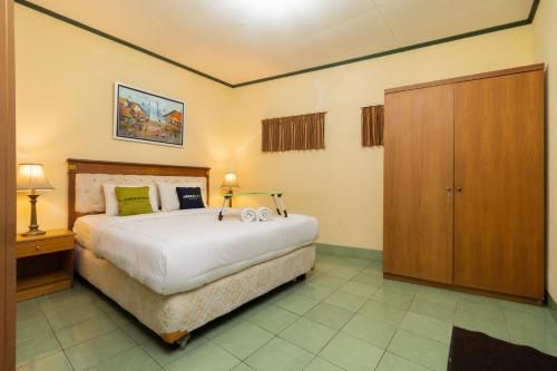 Urbanview Hotel Griya Astoeti 2 Cisarua Puncak 3