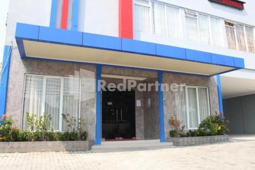 Brahma Hotel Mitra RedDoorz 2